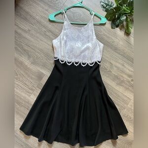 Jessica McClintock gunne sax black with white damask cocktail party dress sz 5/6